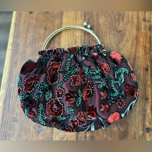 Velvet and beaded purse - Picture 3 of 7
